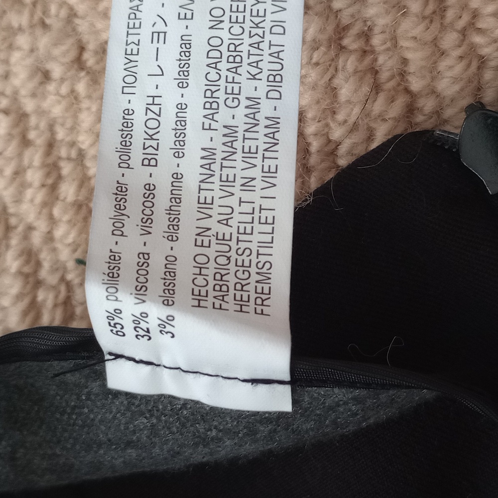 NWOT ZARA Size Small Chic Black High Waist RuffledShorts. Side Zipper - Picture 7 of 8